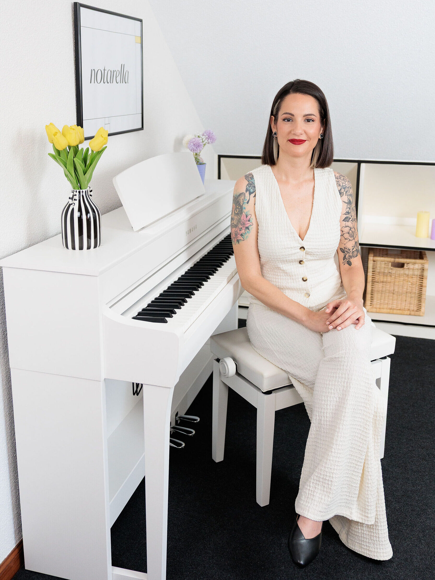 Sobre Notarella / Conoce a Notarella: nuestra historia y valores 8 Cristina Valbuena Notarella Escuela humanista de música online INICIO página principal Conoce la historia de Notarella, nuestra pasión por enseñar música y el equipo que hace posible tu aprendizaje online.